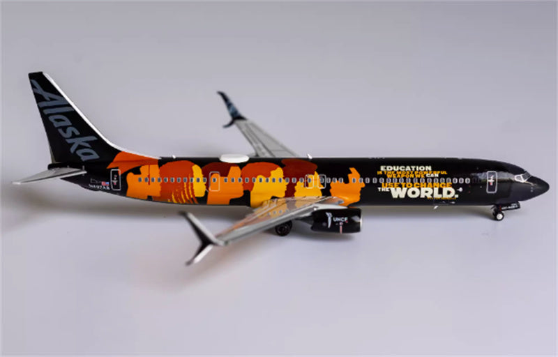 NG Models Alaska Airlines Boeing 737-900ER N492AS 1:400 Diecast Model view 1