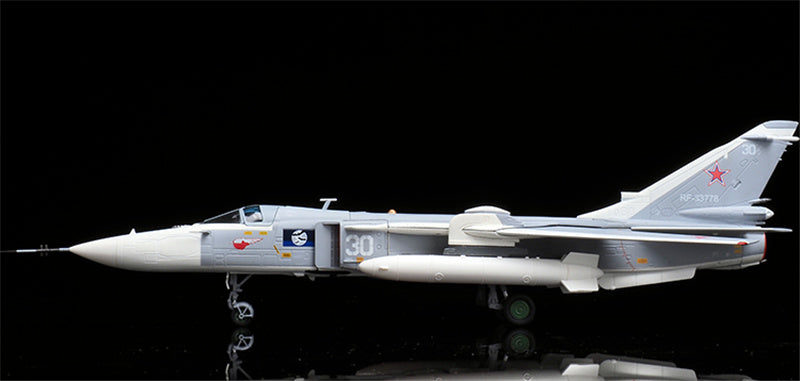 CALIBRE WINGS SU-24MR Russian Navy 30 White 1:72 Aircraft Pre-built Model
