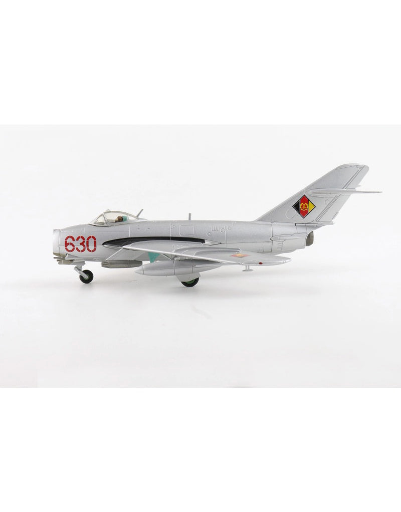 HOBBY MASTER DDR Drewitz MiG-17F Fresco C JBG-37 1:72 Model 1969 w/ UB-16-57 Red 630