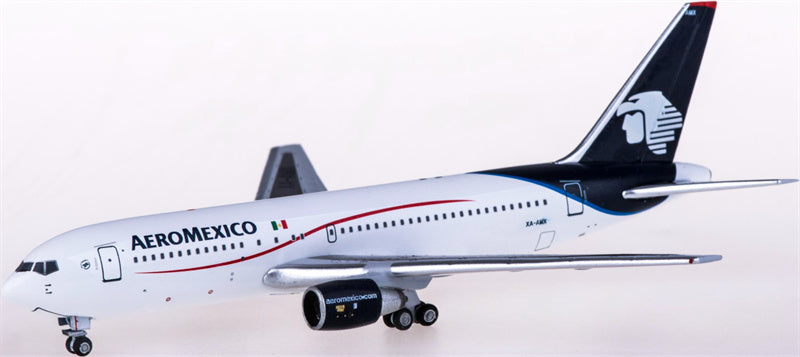AeroClassics Aeromexico Boeing 767-200 XA-AMX 1:400 Diecast Model view 4