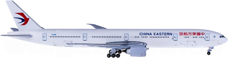 AeroClassics China Eastern Boeing 777-300ER B-2001 1:500 Diecast Model view 2