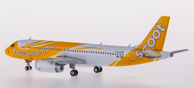 Phoenix Scoot for Airbus A320 9V-TAZ 1:400 Aircraft Pre-built  Airliner Model Display