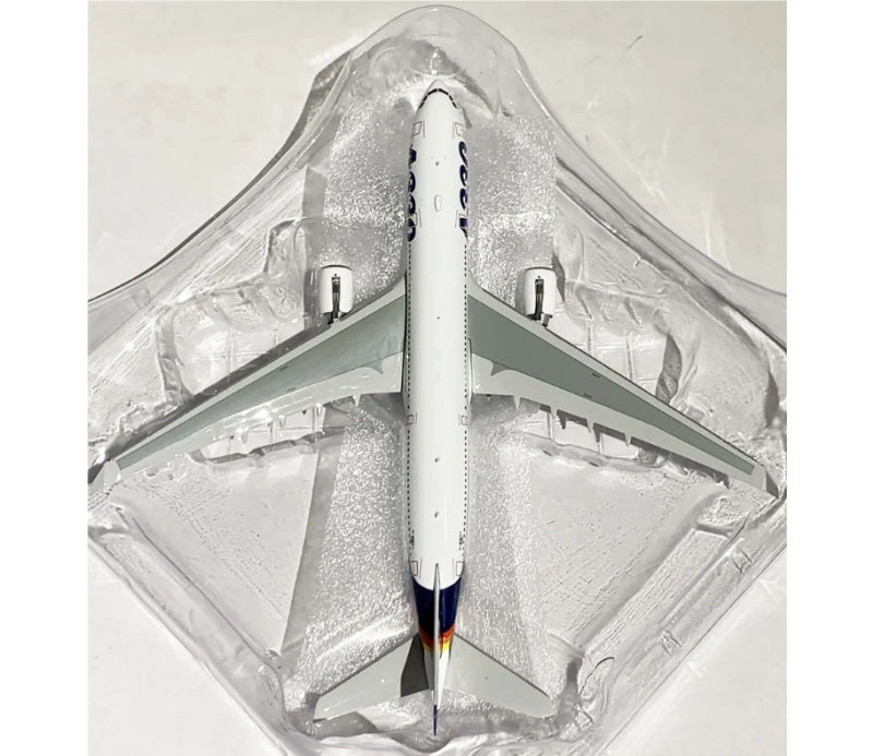 Phoenix 1:400 Airbus A330-200 D-WWKJ  DIECAST Model