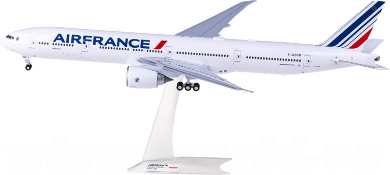 Herpa Air France Boeing 777-300ER F-GZND La Rochelle 1:200 ABS Model view 2