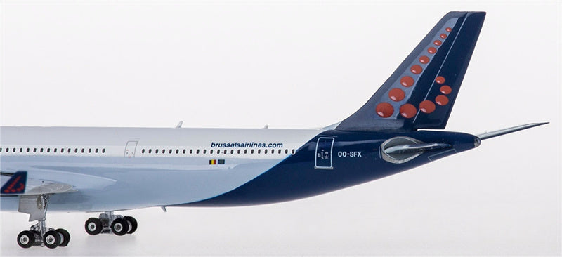 Phoenix Brussels Airlines Airbus A330-300 OO-SFX 1:400 Diecast Model view 3