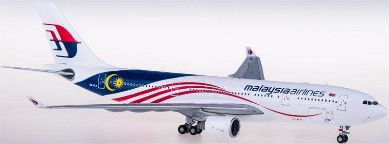 JC Wings Malaysia Airlines Airbus A330-200 9M-MTZ 1:200 Diecast Model view 5