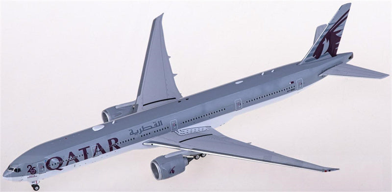 Phoenix Qatar Boeing 777-300ER A7-BEE 1:400 Diecast Model view 3
