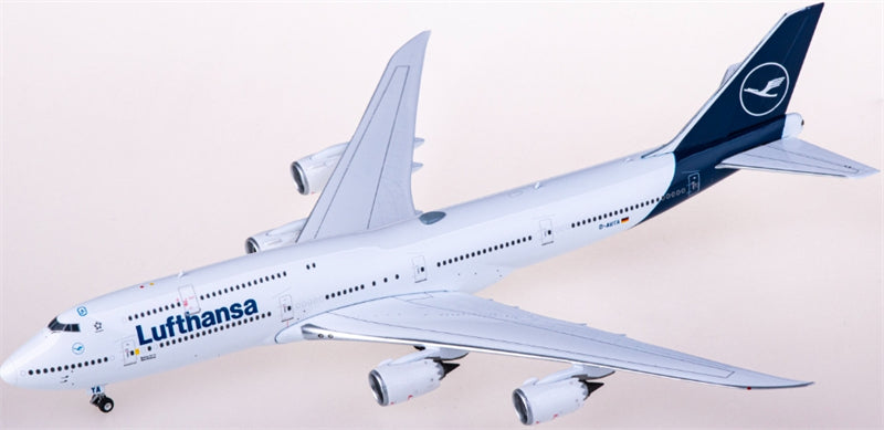 Phoenix Lufthansa Boeing 747-8i D-ABYA 1:400 Diecast Model view 2