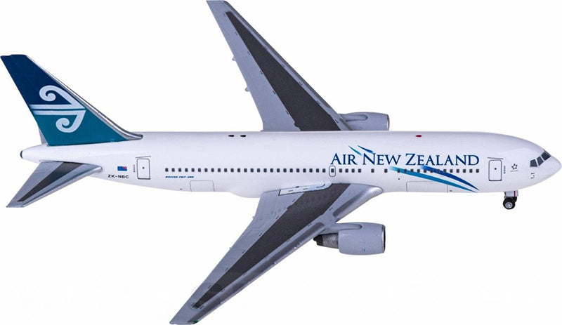 AeroClassics Air New Zealand Boeing 767-200 ZK-NBC 1:400 Diecast Model view 3