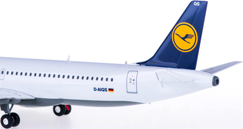 Herpa Lufthansa Airbus A320 D-AIQS 1:200 ABS Model view 3