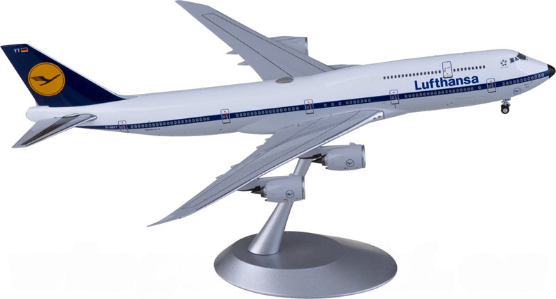 NG Models Lufthansa Boeing 747-8 D-ABYT 1:400 Diecast Model view 3