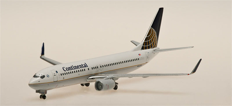 AeroClassics Continental Airlines Boeing 737-800 N26226 1:400 Diecast Model view 3