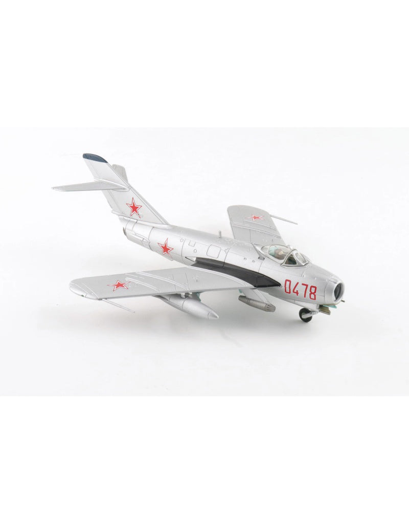HOBBY MASTER Soviet Union Air Force MiG-17F Fresco C  1:72 Model  w/ UB-16-57 Red 0478