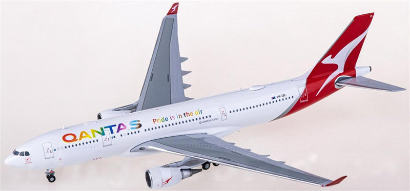 JC Wings Qantas Airbus A330-200 VH-EBL 1:400 Diecast Model view 1
