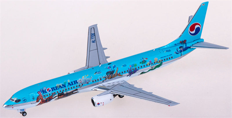 NG Models Korean Air Boeing 737-900 HL7706 1:400 Diecast Model view 2