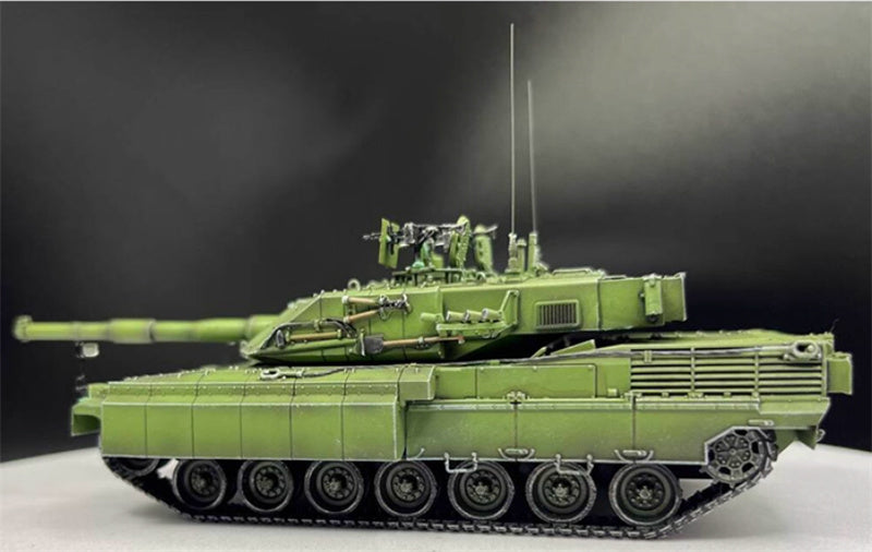 AM Italian Ram main battle tank C1 PSO type with additional armor 1:72 Tank Pre-built Model