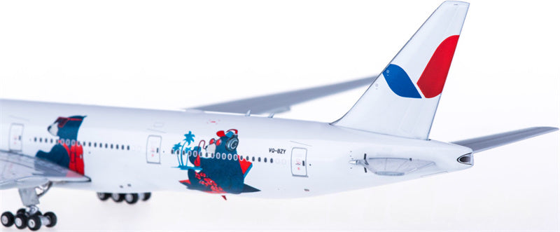 Phoenix Azur Air Boeing 777-300ER VQ-BZY 1:400 Diecast Model view 4
