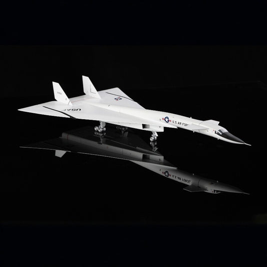 SQ Wings US Air Force XB-70  1:200 Model   White 20001