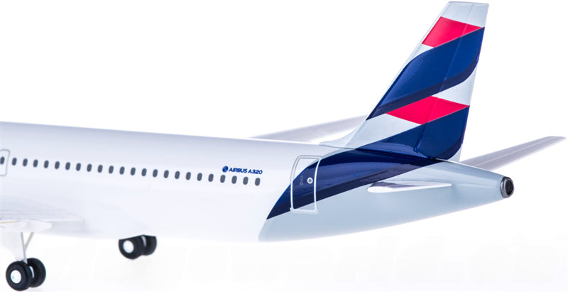 Hogan LATAM Airbus A320 1:200 ABS Model view 3