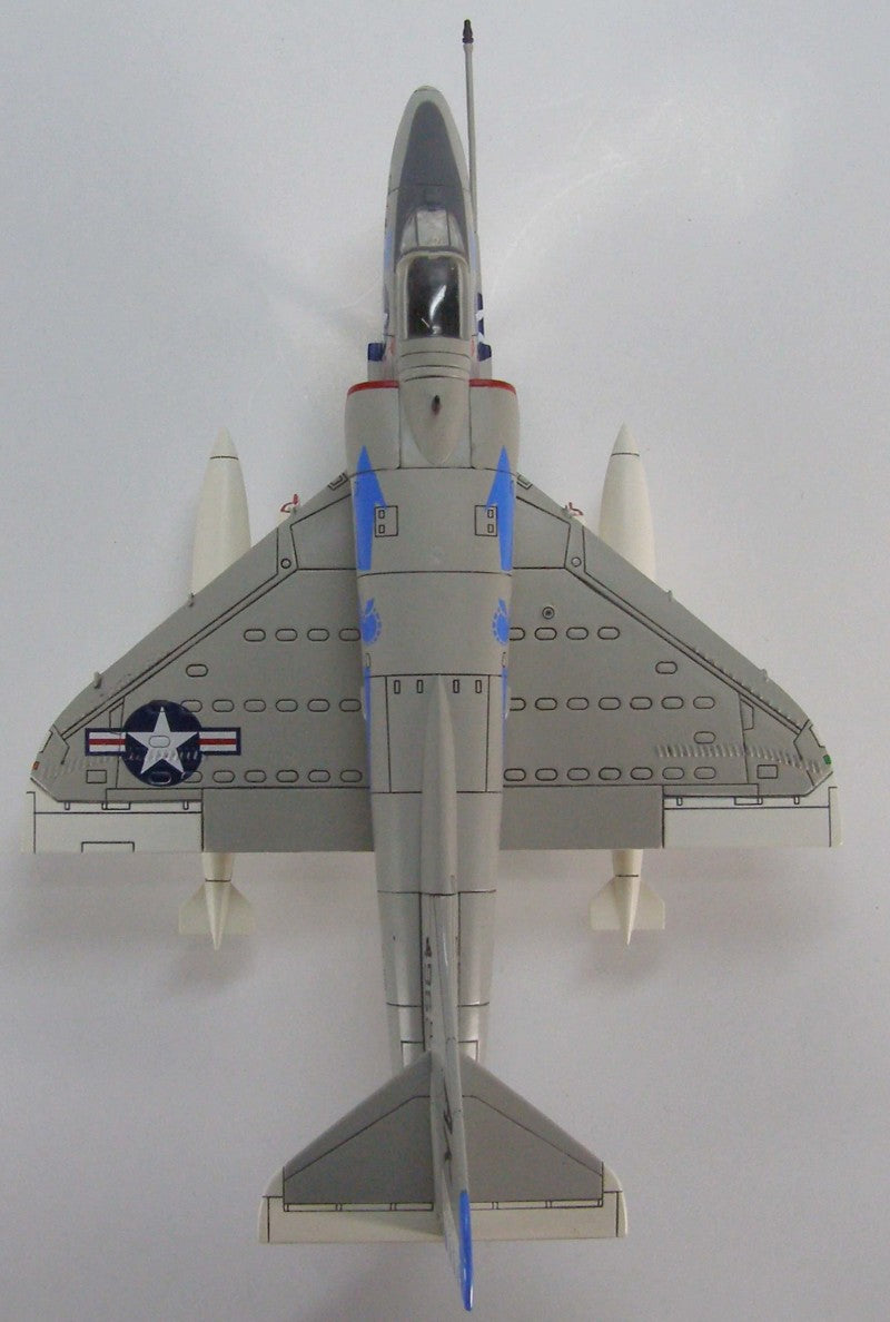 HOBBYMASTER US Navy A-4B VA-106 Gladiators 1:72 Model 1960s  USS Essex 144962