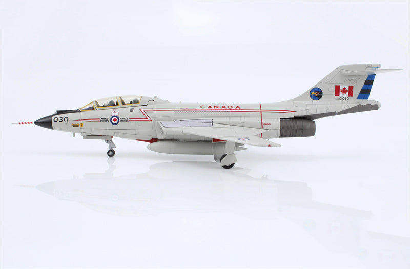 HOBBY MASTER CF-101b Voodoo 030 No. 409 Night Hawk Sqn. CAF 1982 1/72 Aircraft Pre-built Model