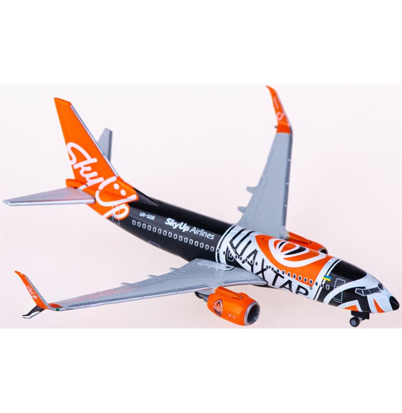 Herpa SkyUp Airlines Boeing 737-700 UR-SQE 1:500 Aircraft Pre-built  Airliner Model Display