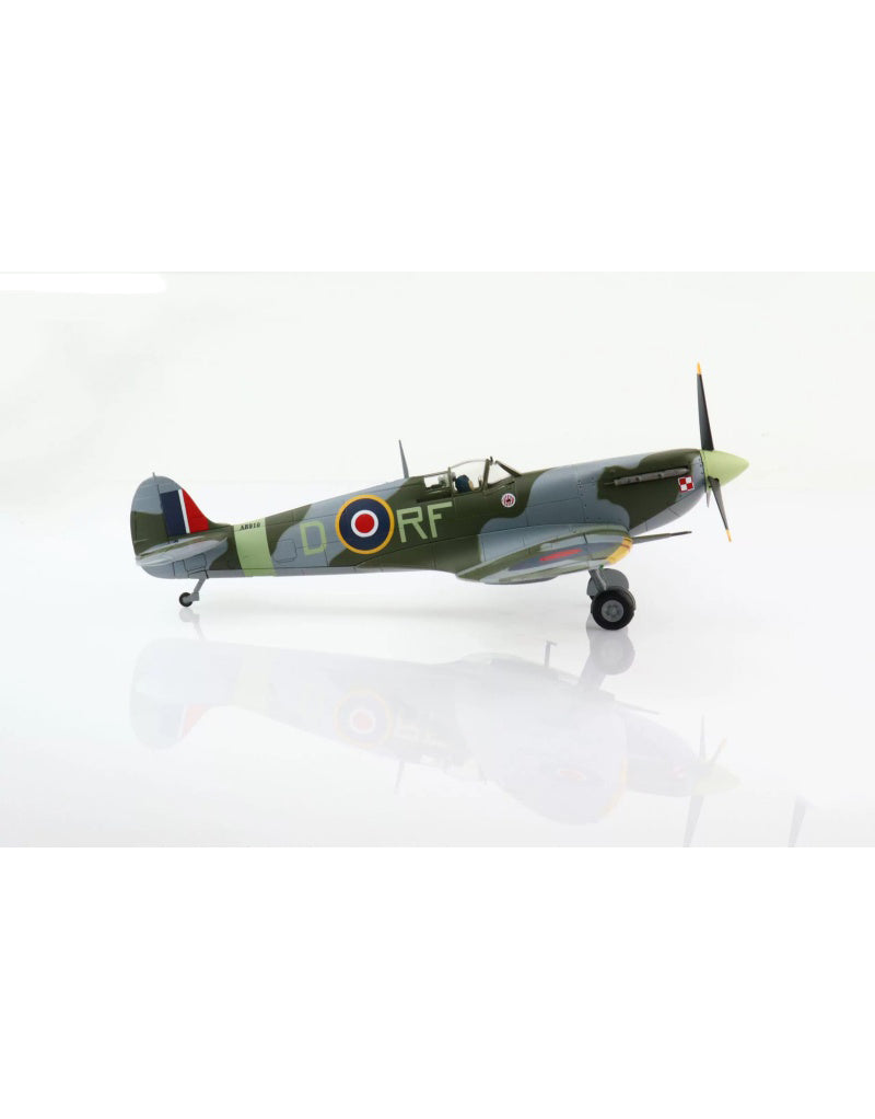 HOBBY MASTER RAF Spitfire MK. Vb Kemble Air Show 1:48 Model 2011  BBMF scheme RF-D/AB910