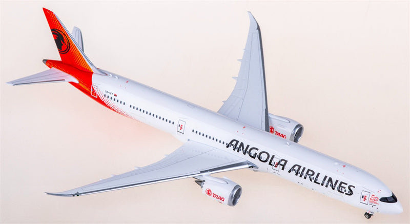 Phoenix 1:400 TAAG Angola Airlines Boeing 787-10 D2-TET Diecast Model view 1