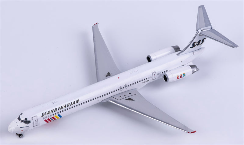 Phoenix 1:400 SAS McDonnell Douglas MD-83 SE-DPI  DIECAST Model