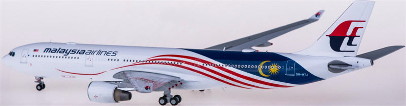 JC Wings Malaysia Airlines Airbus A330-300 9M-MTJ 1:400 Diecast Model view 4