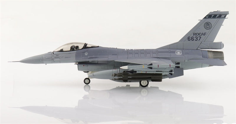 HOBBY MASTER F16V Fighting Falcon 6637 22 TFG ROCAF (w/6 x GBU-12) 1:72 Aircraft Pre-built Model