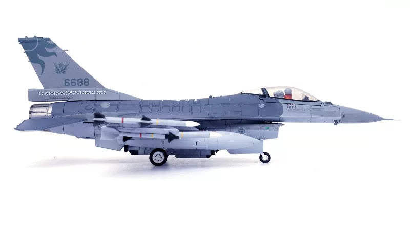 ALBATROS Taiwan Air Force F-16A  1:72 Model   Grey Sun 6688
