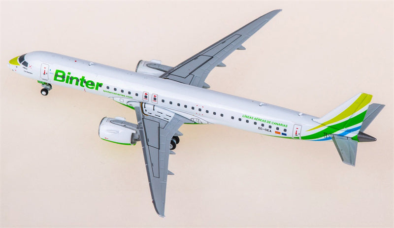 Geminijets 1:400 Binter Canarias Embraer ERJ-195-E2 EC-OEA Diecast Model view 3