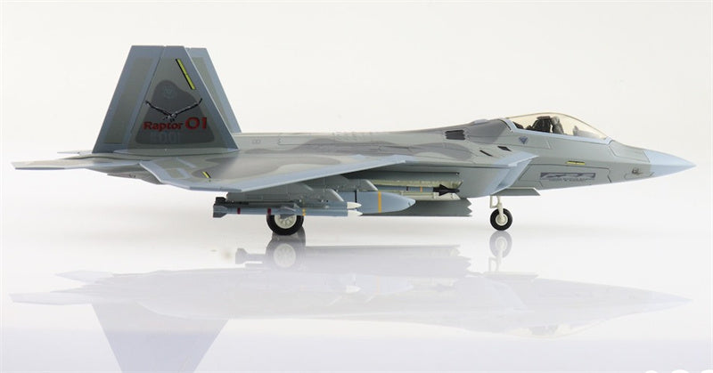 HOBBY MASTER F22 Raptor USAF 91-001 Spirit of America Raptor 01 (underwing WPN 2 x AGM-158 8 x AIM-120 2 x fuel tanks) 1:72 Aircraft Pre-built Model