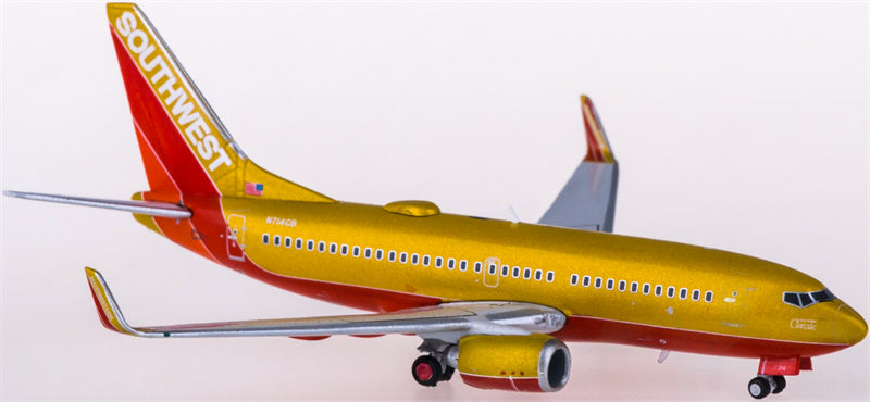 Geminijets Southwest Airlines Boeing 737-700 N714CB 1:400 Diecast Model view 2