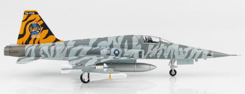 HOBBY MASTER ROCAF F-5E 7th FTW 1:72 Model 2018  Tiger II 5291 / 00312