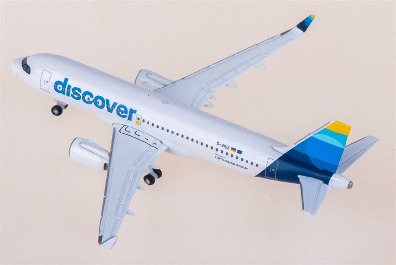 Herpa Discover Airlines Airbus A320 D-AIUS 1:500 Diecast Model view 2