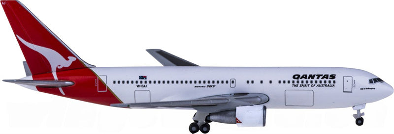 Herpa Qantas for Boeing 767-200 VH-EAJ 1:500 Airplane Pre-built  Airliner Model Display