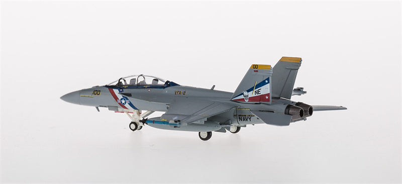 Hogan F/A-18F Super Hornet VFA-2 Bounty Hunters NE100 1:200 Diecast Model view 2