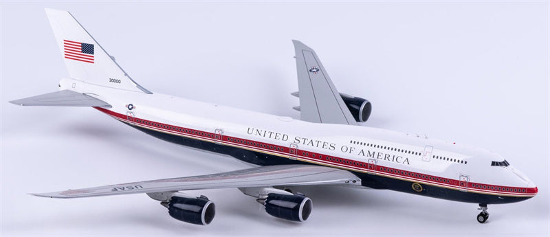 SQ Wings USAF Boeing 747-8 30000 1:200 Diecast Model view 2