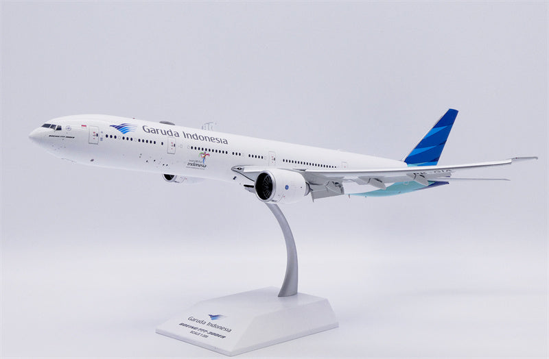 JC Wings Garuda Indonesia Boeing 777-300ER PK-GIA Flaps Down 1:200 Diecast Model view 1