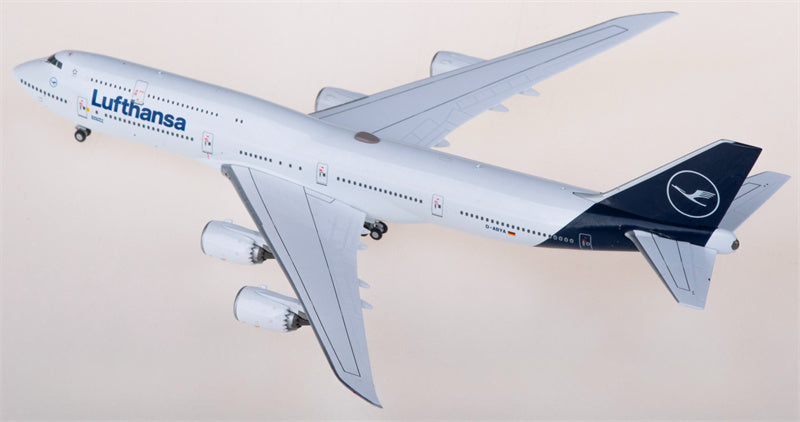 NG Models Lufthansa Boeing 747-8 D-ABYA 1:400 Diecast Model view 3