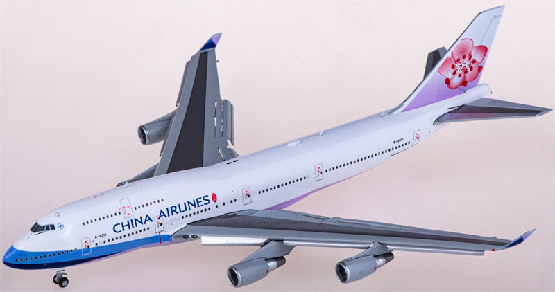 JC Wings China Airlines Boeing 747-400 B-18212 Flaps Down 1:400 Diecast Model view 4