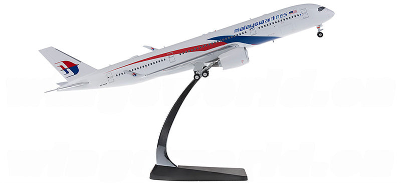Phoenix Malaysia Airlines Airbus A350-900 9M-MAB 1:200 Diecast Model view 1