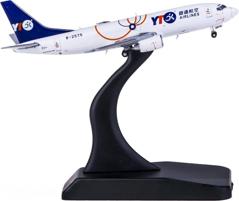 JC Wings YTO Airlines Boeing 737-300F B-2575 1:400 Diecast Model view 2