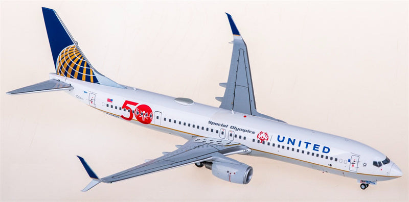 JC Wings 1:200 United Airlines Boeing 737-900ER N66837 Diecast Model view 3