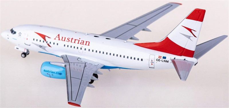 NG Models Austrian Airlines Boeing 737-600 OE-LNM 1:400 Diecast Model view 4