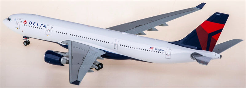 Geminijets 1:200 Delta Air Lines Airbus A330-200 N852NW Diecast Model view 4