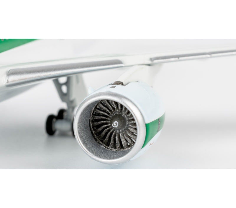 NG Models 1:400 Cathay Pacific Airways A350-900 B-LRJ Regular version DIECAST Model