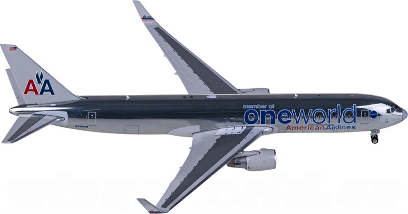 Phoenix American Airlines Boeing 767-300ER N395AN member of oneworld 1:400 Diecast Model view 2